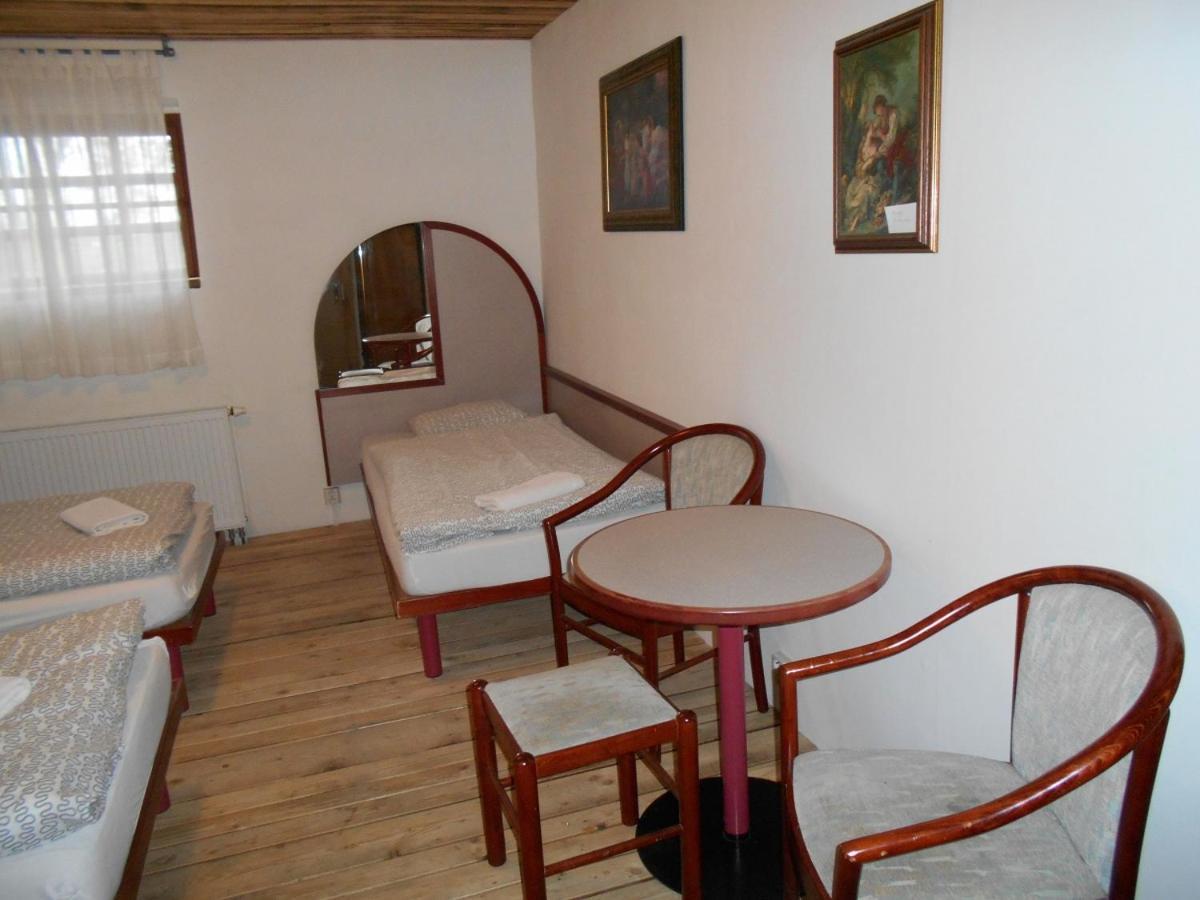 Dřevák "U Élišky" Hotel Cisovice Kültér fotó
